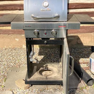 LOT 125: Char-Broil Gas Grill with Cover