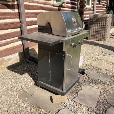 LOT 125: Char-Broil Gas Grill with Cover
