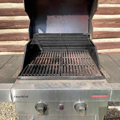 LOT 125: Char-Broil Gas Grill with Cover