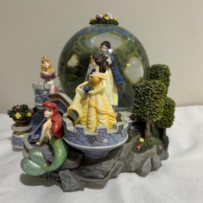 LOT 141: Disney Princesses - Snow White Snow Globe Music Box with Cinderella, Sleeping Beauty, Bell and The Little Mermaid