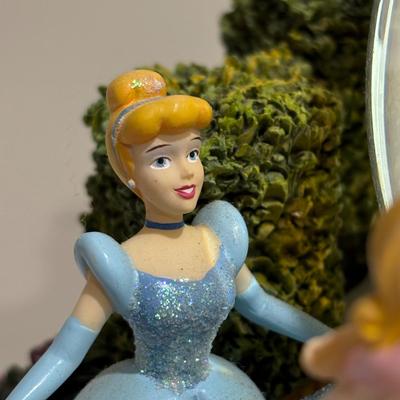 LOT 141: Disney Princesses - Snow White Snow Globe Music Box with Cinderella, Sleeping Beauty, Bell and The Little Mermaid