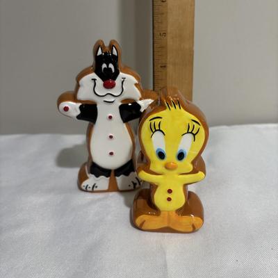 LOT 142: Walt Disney Classic Collection Dumbo “When I See Elephant Fly” Ornament with COA and Original Box, Looney Tunes Sylvester &...