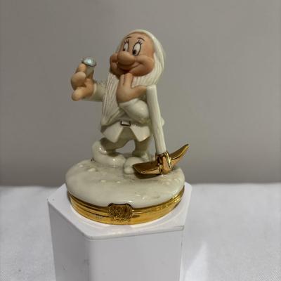 LOT::143: Lenox Disney’s Snow White and Bashful Trinket Boxes with Trinkets/Charms and Mirrored Display Shelf