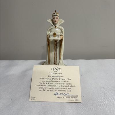 LOT 144: Disney Snow White and the Seven Dwarfs Collection Trinket /Treasure Boxes - The Evil Queen with COA, Grumpy and Doc with Golden...