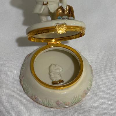 LOT 145: Disney Snow White and the Seven Dwarfs Collection Trinket /Treasure Boxes, Happy with COA, Sleep and Hag/Witch, All have Golden...