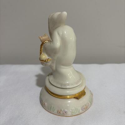 LOT 145: Disney Snow White and the Seven Dwarfs Collection Trinket /Treasure Boxes, Happy with COA, Sleep and Hag/Witch, All have Golden...