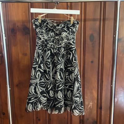 LOT 149: BCBG Max Azria Sleeveless Chiffon Black and Tan Floral Dress