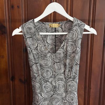 LOT 151: Cali Paris Floral Brown Top, Krarkorum Black and White Dress, J Crew Green Velvet Blazer, Anthropologie Mini Dress and More