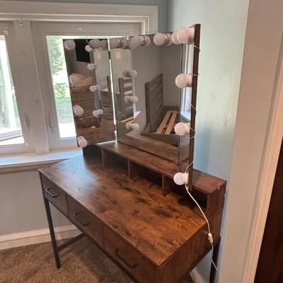 LOT 162: Rustic Vanity w/Press on Lights * Stool