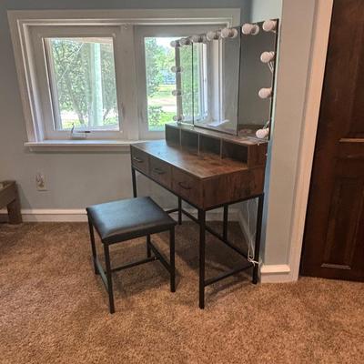 LOT 162: Rustic Vanity w/Press on Lights * Stool