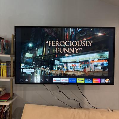 LOT 183: LG Television Model 55LN5400-UA