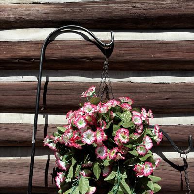 LOT 185: Shepards Hooks & 4 Hanging Cone Baskets & Faux Hanging Flowers