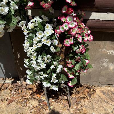 LOT 185: Shepards Hooks & 4 Hanging Cone Baskets & Faux Hanging Flowers
