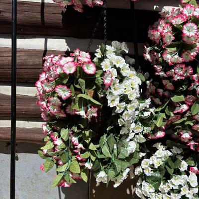 LOT 185: Shepards Hooks & 4 Hanging Cone Baskets & Faux Hanging Flowers