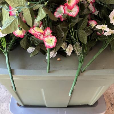 LOT 185: Shepards Hooks & 4 Hanging Cone Baskets & Faux Hanging Flowers