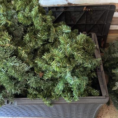 LOT 186: Ex-Large Lot of Garland - Great for Crafting