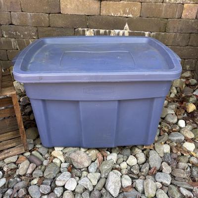 LOT 188: Wilton Cake Pans, Wooden Crated, Rubbermaid Tote & More