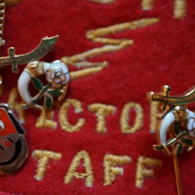 ZOR SHRINER COLLECTIBLE LOT. INCLUDES LADIES ITEMS ALSO. MOST FROM THE 70'S