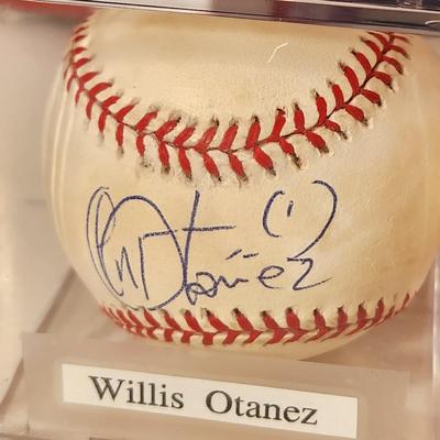 Lot of 4 OMLB Signed Autographed BaseballsJulio Moreno, Chis Singleton, Willis Otanez, Jeff Conine