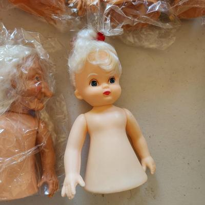 Lot of 20 Vintage Fibre Craft Santa , Mrs Santa & Others