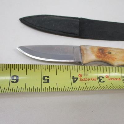 Set of 4 New Fixed Blade Knives With Sheath