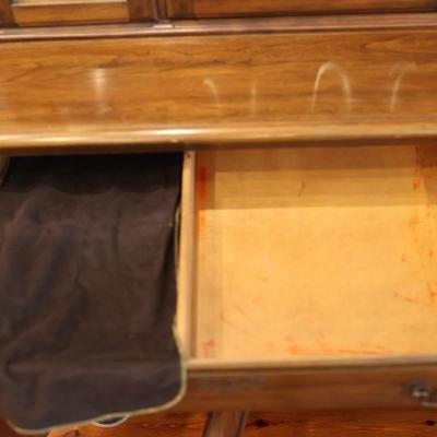 Pennsylvania House Furniture Solid Wood Hutch Cabinet