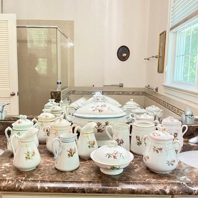 MB786 Set of Haviland Limoges Porcelain China Set