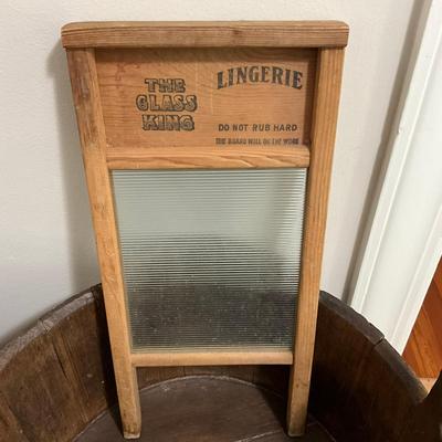 D798 Antique Wooden Wash Bucket With Glass Wash Board