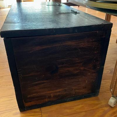 D800 Vintage Pine Chest