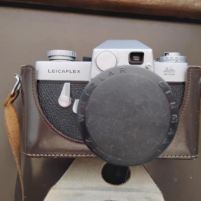 Vintage Camera w/plenty extras