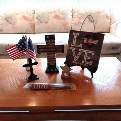 PATRIOTIC AND SPIRITUAL DECOR