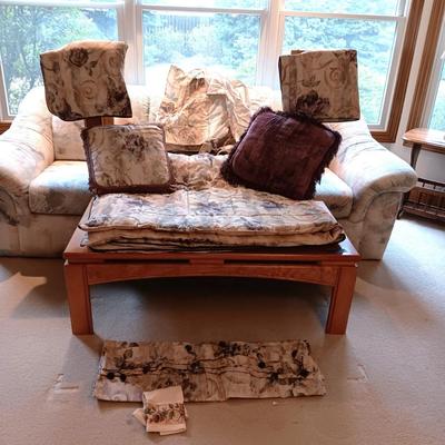QUEEN SIZE COMFORTER, SHAMS, BEDSKIRT AND THROW PILLOWS PLUS A MATCHING SHOWER CURTAIN