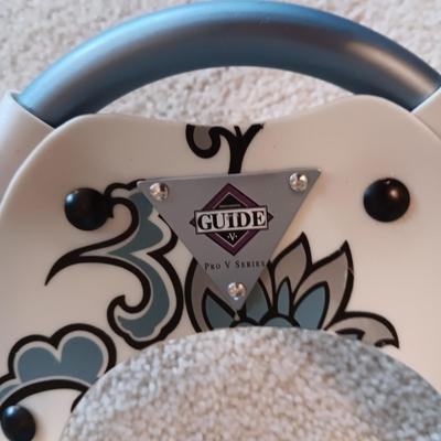 PROFESSIONAL GUIDE PRO V SERIES SNOWSHOES WITH ADJUSTABLE POLES