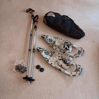 PROFESSIONAL GUIDE PRO V SERIES SNOWSHOES WITH ADJUSTABLE POLES