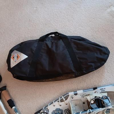 PROFESSIONAL GUIDE PRO V SERIES SNOWSHOES WITH ADJUSTABLE POLES