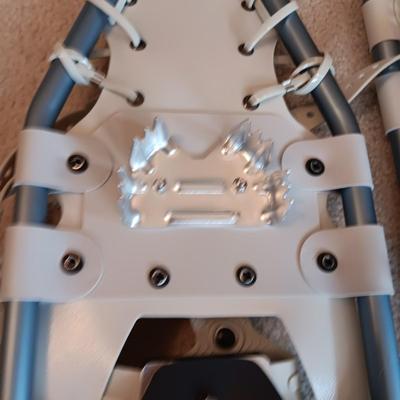 PROFESSIONAL GUIDE PRO V SERIES SNOWSHOES WITH ADJUSTABLE POLES