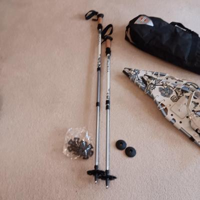 PROFESSIONAL GUIDE PRO V SERIES SNOWSHOES WITH ADJUSTABLE POLES