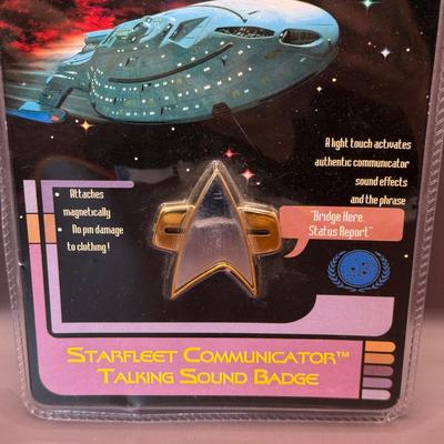 LOT 10P: Star Trek: The Next Generation Starfleet, Voyager Starfleet & Klingon Communicator Talking Sound Badges in Package
