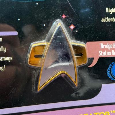 LOT 10P: Star Trek: The Next Generation Starfleet, Voyager Starfleet & Klingon Communicator Talking Sound Badges in Package