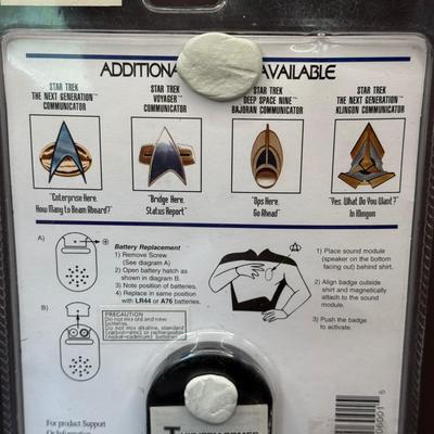 LOT 10P: Star Trek: The Next Generation Starfleet, Voyager Starfleet & Klingon Communicator Talking Sound Badges in Package