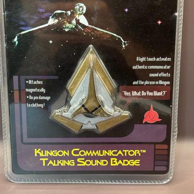 LOT 10P: Star Trek: The Next Generation Starfleet, Voyager Starfleet & Klingon Communicator Talking Sound Badges in Package