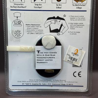 LOT 10P: Star Trek: The Next Generation Starfleet, Voyager Starfleet & Klingon Communicator Talking Sound Badges in Package