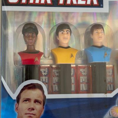 LOT 13P: Star Trek Deep Space Nine Watch in Tin, Hat, Pez & More