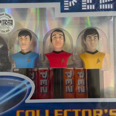 LOT 13P: Star Trek Deep Space Nine Watch in Tin, Hat, Pez & More