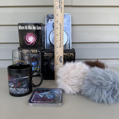 LOT 14P: Star Trek Collectibles - 1997 Calendar, U.S.S. Enterprise NCC-1701 Pizza Cutter & More