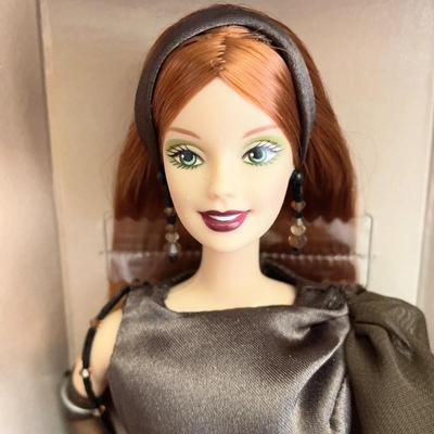 LOT 21P: NRFB Mattel Barbie Collector Edition Doll, Club Couture Barbie, 1999 ID #26068