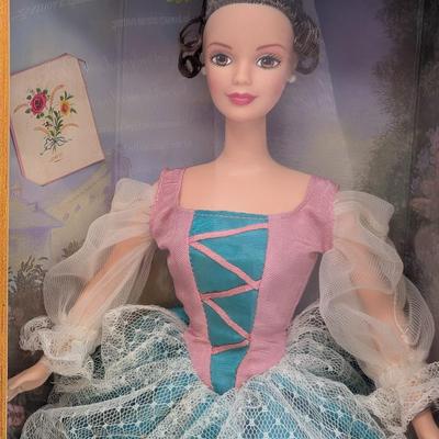 LOT 33P: NRFB Mattel Barbie Collector Edition Hallmark Special Edition Fair Valentine 1997 ID # 18091 & Sentimental Valentine 1996 ID...