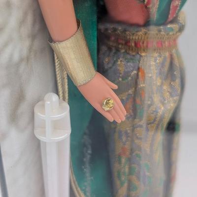 LOT 36P: NRFB Mattel Barbie Collector Editions Moroccan Barbie 1998 ID # 21507 & Thai Barbie 1997 ID # 18561