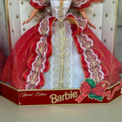 LOT 82P: NRFB Mattel Barbie Dolls Happy Holidays Barbies 17832