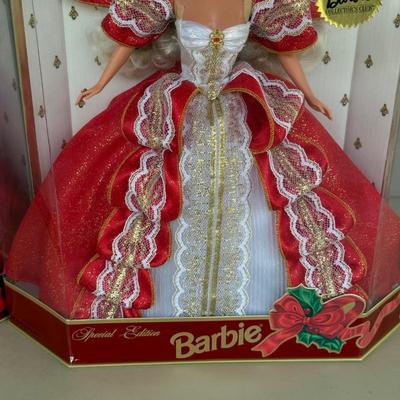 LOT 82P: NRFB Mattel Barbie Dolls Happy Holidays Barbies 17832